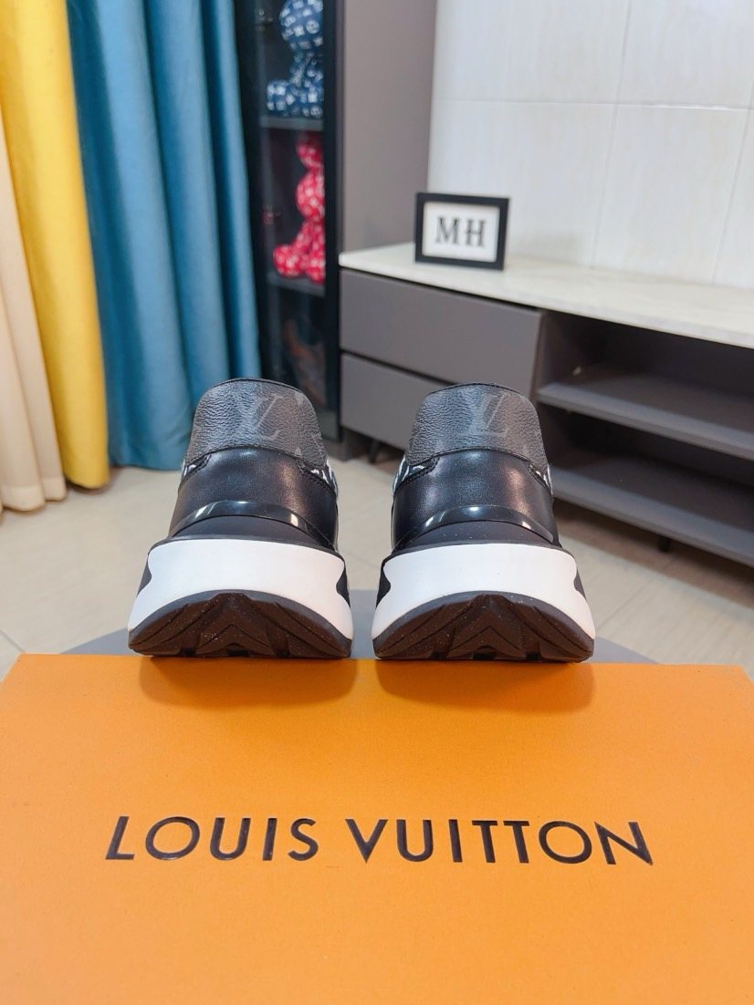 Louis Vuitton Patterned Low-Top Sneakers